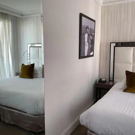 Le Canberra Hotel 4*