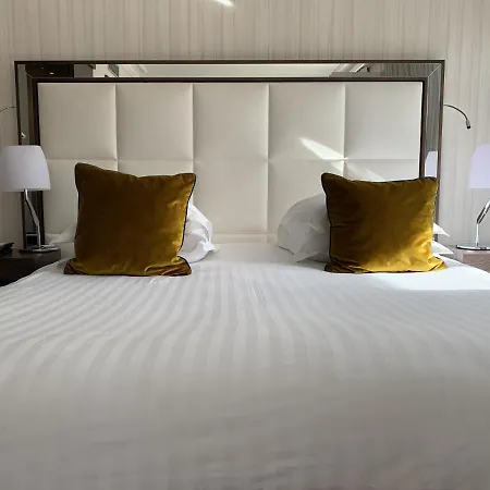 Hotel Le Canberra 4*