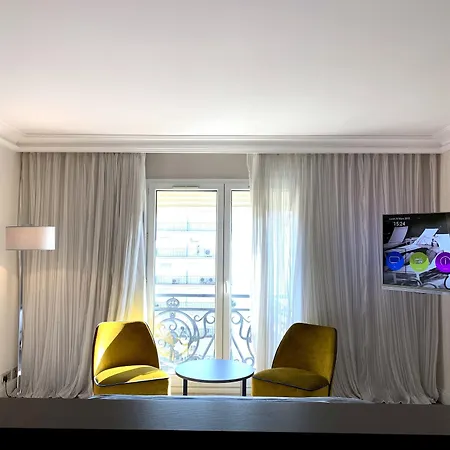 Hotel Le Canberra 4*