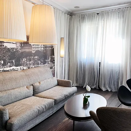 Le Canberra Hotel
