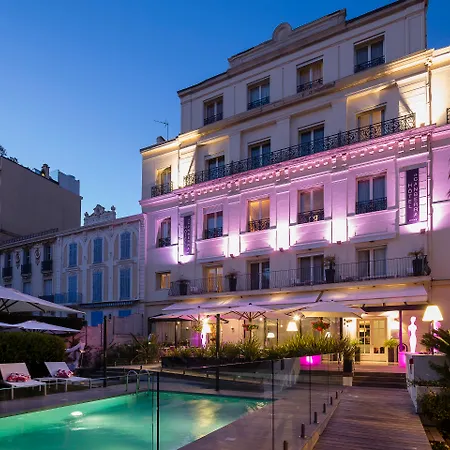 Le Canberra Hotel