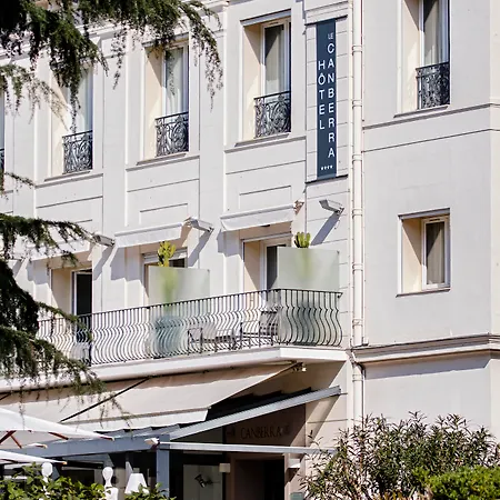 Le Canberra Hotel